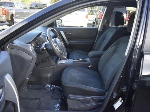 Used 2011 Nissan Rogue S Krom Edition image 9