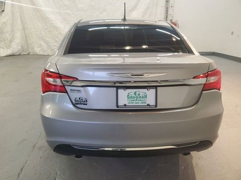 Used 2013 Chrysler 200 Touring FWD image 5