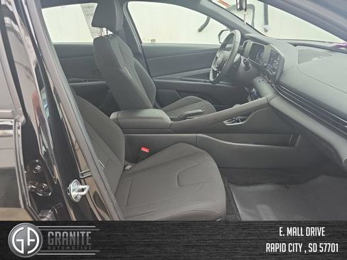 Used 2025 Hyundai Elantra Sport w/ Cargo Package FWD image 36