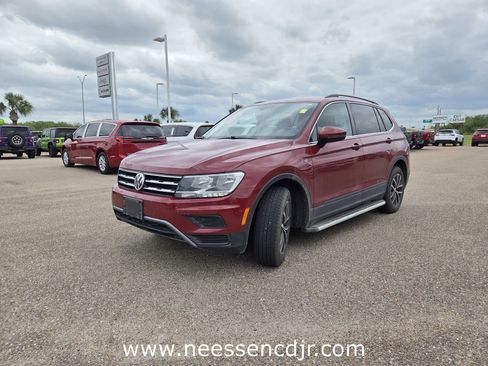 Used 2019 Volkswagen Tiguan SE FWD image 3
