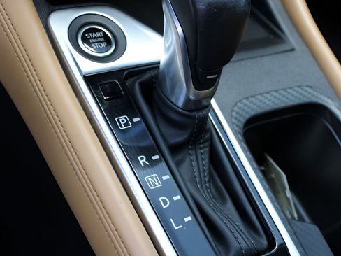 Used 2022 Nissan Sentra SV w/ SV Premium Package FWD image 17