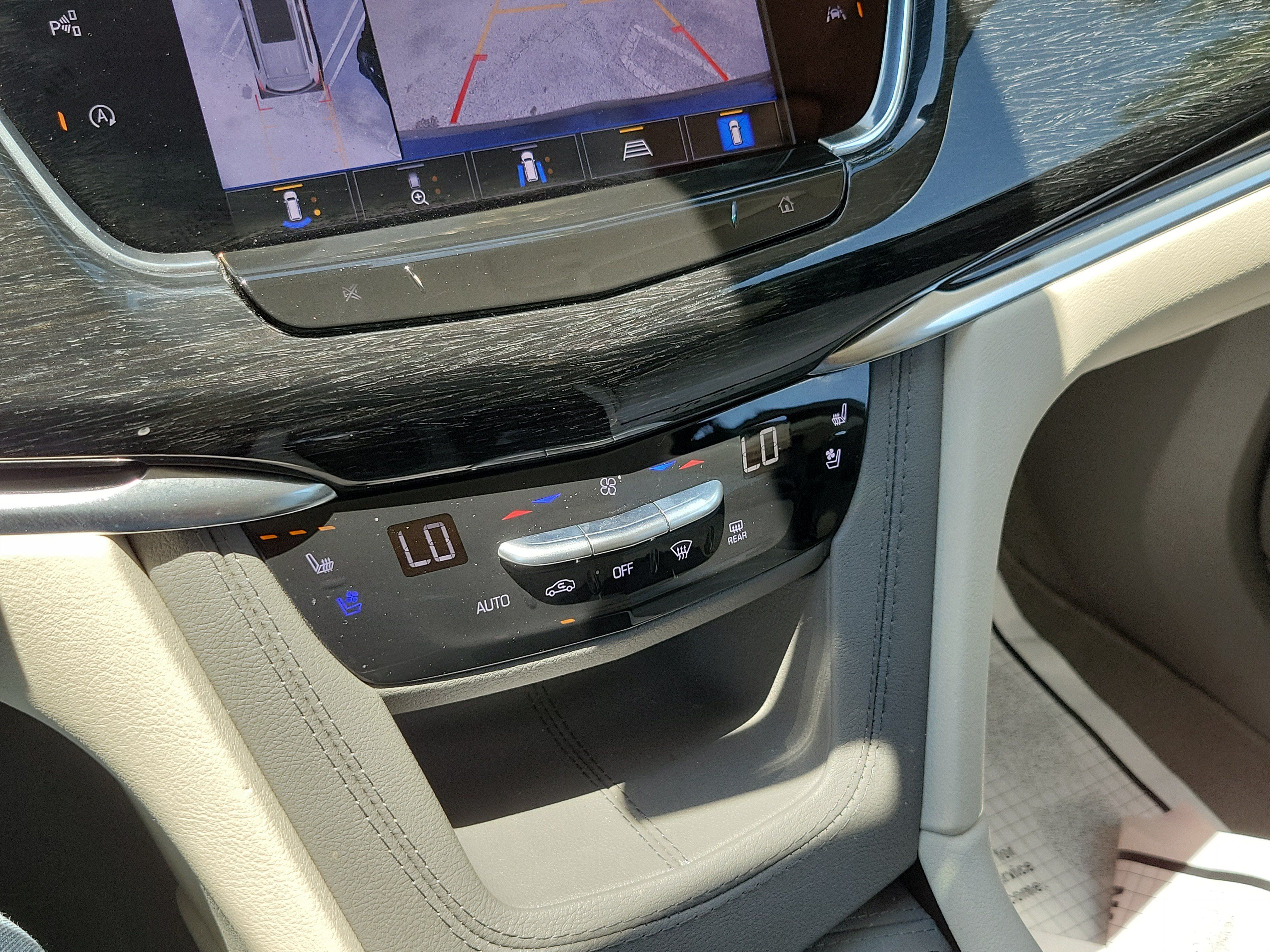 Used 2023 Cadillac XT6 Premium Luxury w/ Technology Package AWD/4WD image 27