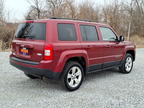 Used 2015 Jeep Patriot Latitude w/ Sun/Sound Group image 8