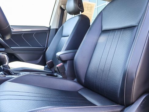 Certified 2022 Volkswagen Tiguan SE FWD image 23