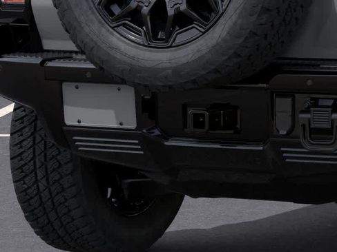 New 2025 GMC Hummer EV 2X w/ LPO, Dark Essentials Package AWD/4WD image 14