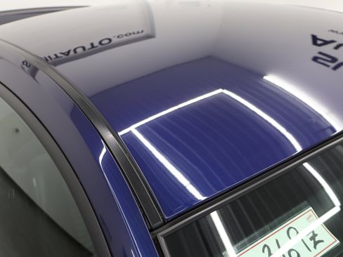 Used 2011 Ford Mustang Shelby GT500 w/ SVT Performance Pkg image 4