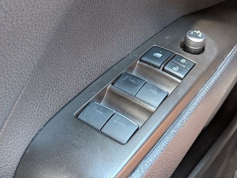 Used 2022 Toyota Camry XLE FWD image 18