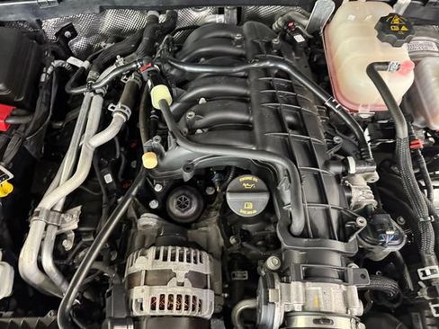 Used 2024 Jeep Wrangler Unlimited Sport AWD/4WD image 7
