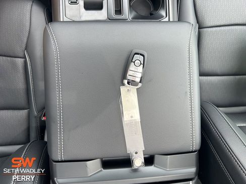 New 2025 Ford F150 Lariat w/ Equipment Group 502A High image 26