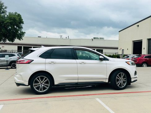 Used 2019 Ford Edge Titanium w/ Equipment Group 301A FWD image 11