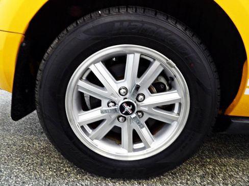 Used 2008 Ford Mustang Premium RWD image 23