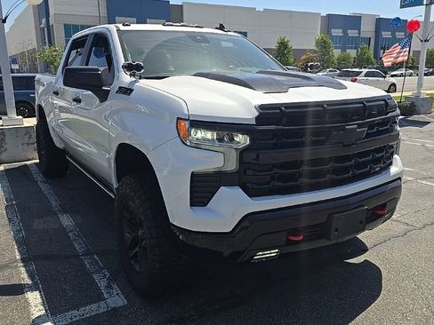 Used 2023 Chevrolet Silverado 1500 LT Trail Boss AWD/4WD image 2