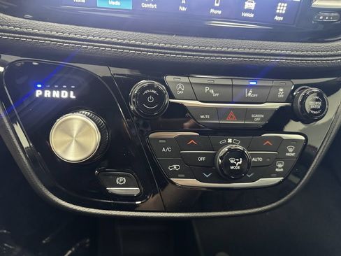 New 2027 Chrysler Pacifica Select w/ Family Tech Group FWD image 30