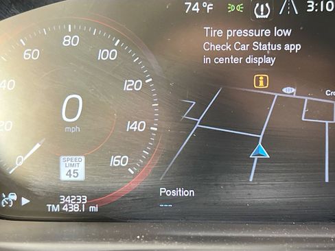 Used 2022 Volvo XC90 T5 Momentum w/ Climate Package image 11