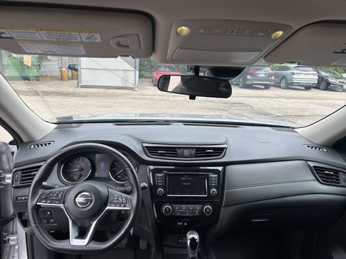 Used 2020 Nissan Rogue S w/ Special Edition Package FWD image 19