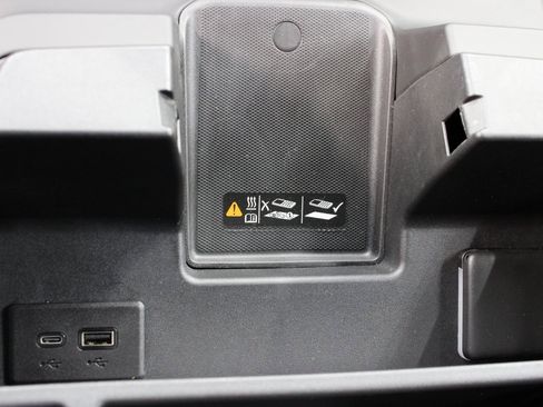 Used 2024 GMC Sierra 2500 AT4 image 68