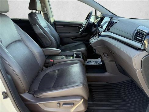 Used 2018 Honda Odyssey Touring image 11