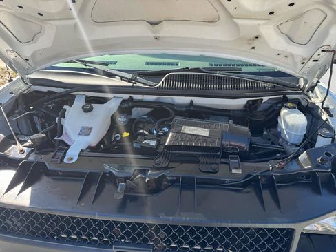 Used 2013 Chevrolet Express 2500 RWD image 17