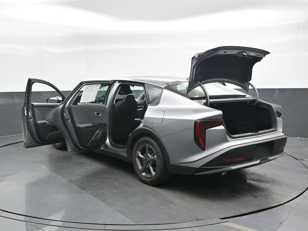 Used 2025 Kia K4 FWD image 46