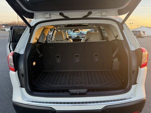 Certified 2023 Subaru Ascent Limited w/ Technology Package image 9