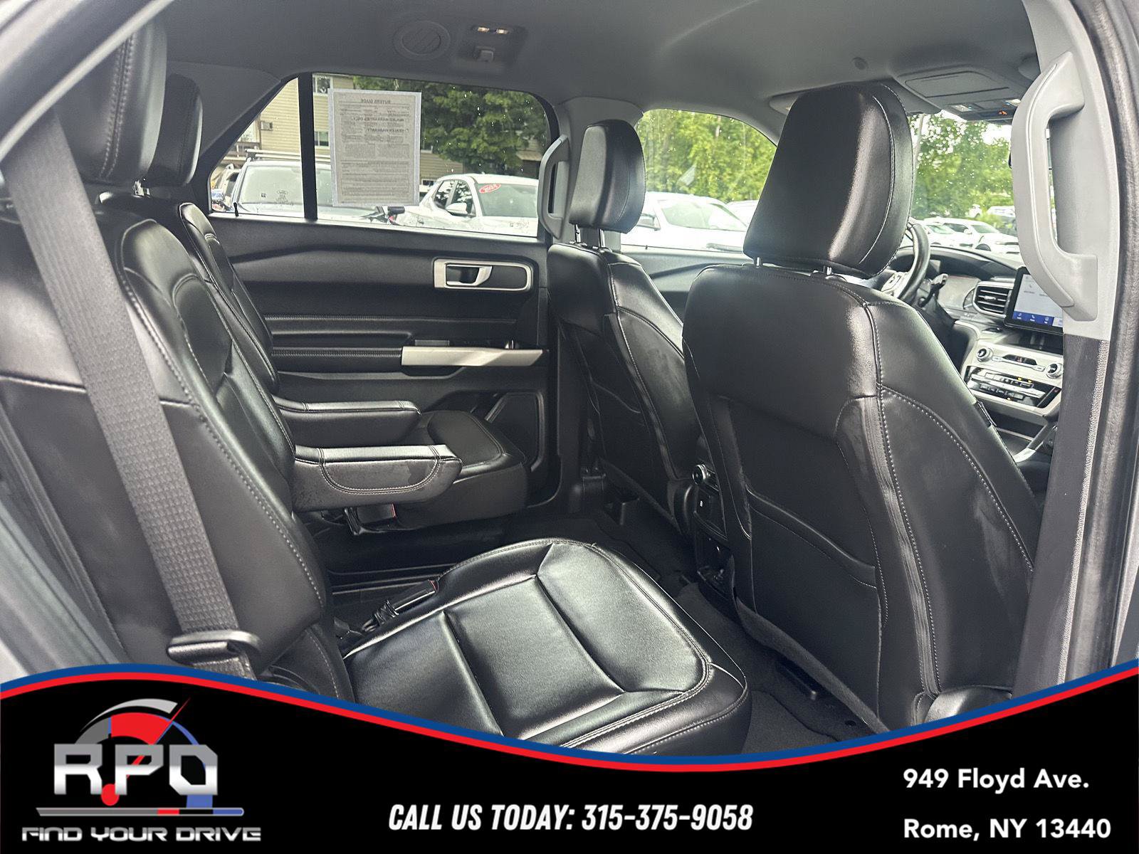 Used 2022 Ford Explorer XLT w/ Equipment Group 202A AWD/4WD image 29