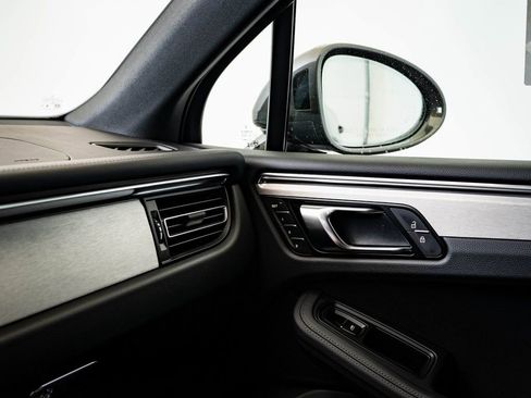 New 2026 Porsche Macan Turbo image 37