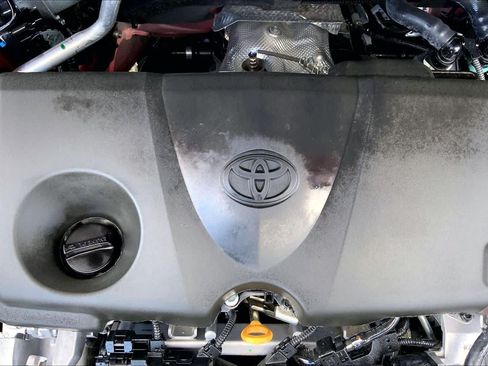 Certified 2025 Toyota RAV4 LE FWD image 32