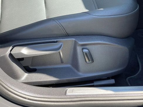 Used 2019 Volkswagen e-Golf SEL Premium image 24