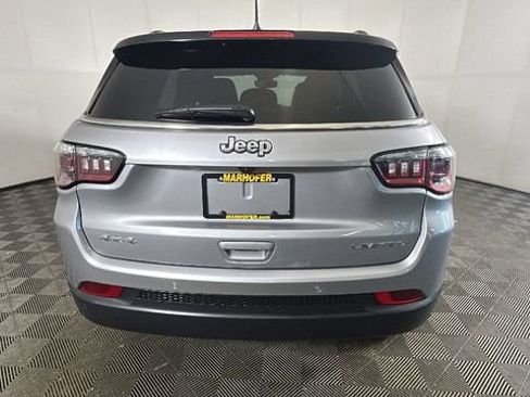 Used 2024 Jeep Compass Limited AWD/4WD image 3