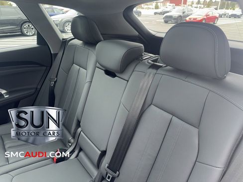 Used 2025 Audi Q5 Premium w/ Convenience Package image 20