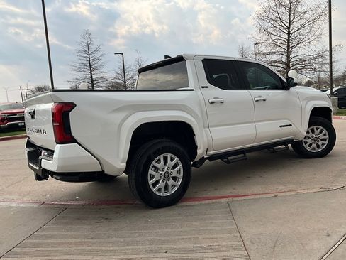 New 2025 Toyota Tacoma SR5 image 5