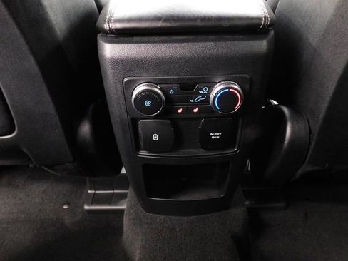 Used 2020 Ford Explorer Limited image 24