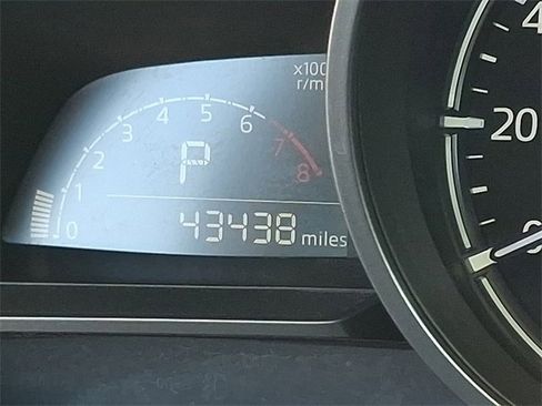 Used 2017 MAZDA MAZDA3 Sport image 19