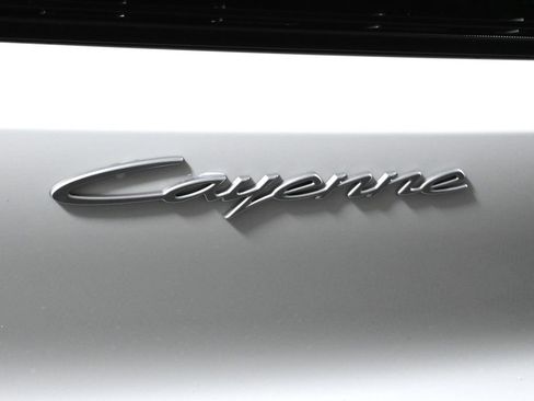 Used 2026 Porsche Cayenne AWD/4WD image 45