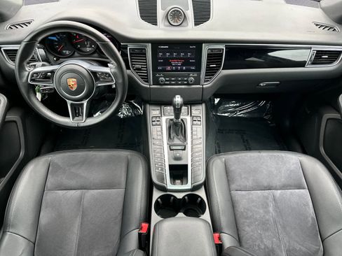 Certified 2018 Porsche Macan Sport Edition AWD/4WD image 6