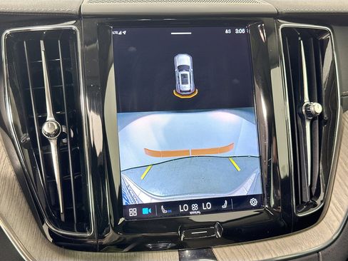 Used 2022 Volvo XC60 B5 Inscription w/ Advanced Package image 13