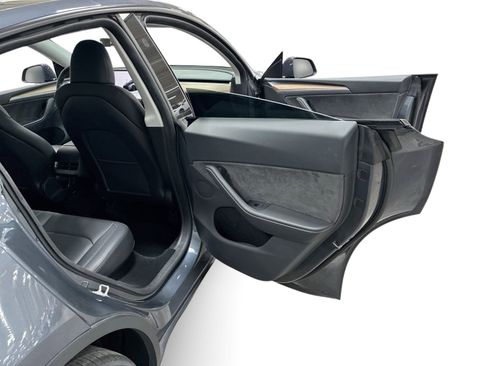 Certified 2023 Tesla Model Y Long Range AWD/4WD image 12