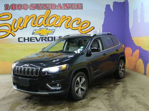 Used 2019 Jeep Cherokee Limited w/ Luxury Group image 2