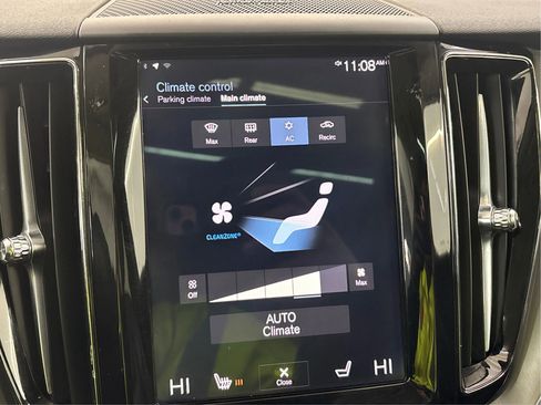 Used 2019 Volvo XC60 T5 Momentum w/ Multimedia Package image 39