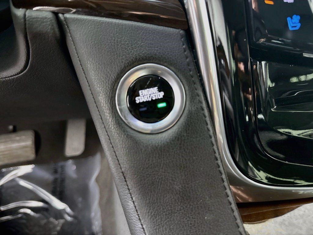 Used 2019 Cadillac Escalade Premium Luxury w/ Escalade Sport Edition RWD image 18
