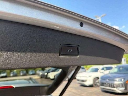 Used 2022 Volkswagen Tiguan SE R-Line AWD/4WD image 30