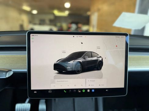 Used 2022 Tesla Model Y Performance AWD/4WD image 25