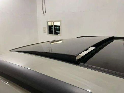 Used 2022 Audi e-tron Premium Plus w/ Premium Plus Package image 99