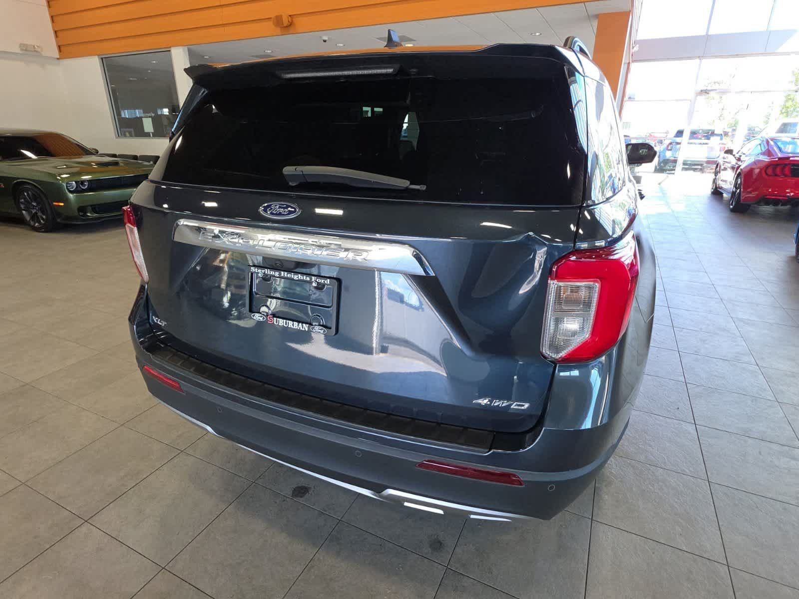 Used 2023 Ford Explorer XLT w/ Equipment Group 202A AWD/4WD image 7
