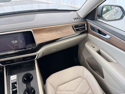 New 2026 Volkswagen Atlas SE FWD image 27