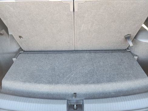 Used 2024 Volkswagen Tiguan SE image 32