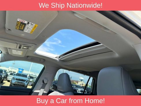Used 2021 Toyota Highlander XLE AWD/4WD image 12