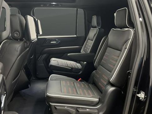 Used 2025 GMC Yukon XL AT4 Ultimate w/ LPO, Floor Liner Package AWD/4WD image 24