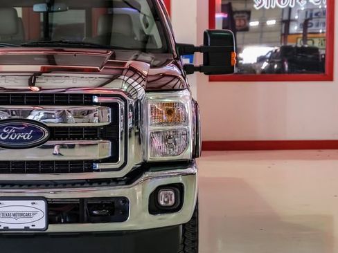 Used 2016 Ford F250 Lariat w/ Lariat Interior Package image 46