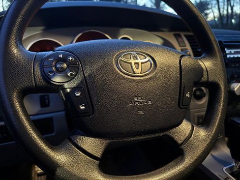 Used 2010 Toyota Tundra 4x4 Double Cab image 20